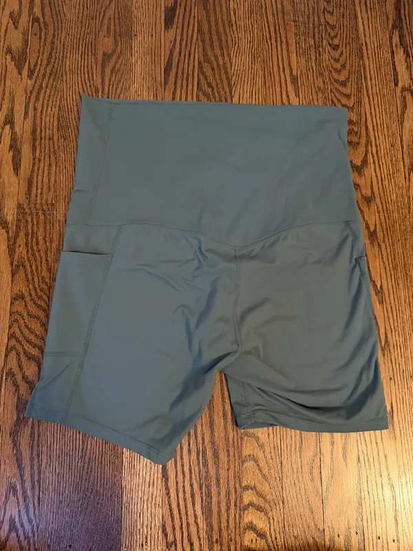 Maternity athletic shorts Green Size L - Image 2