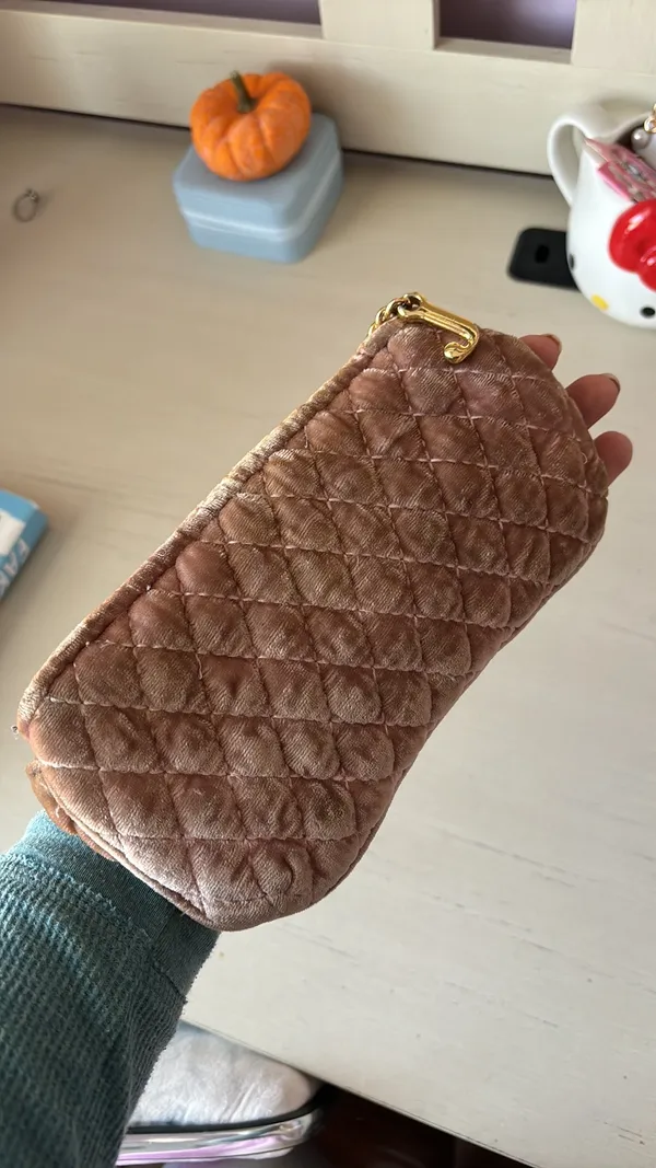 Y2k pink velour velvet quilted wristlet gold hardware - Image 7