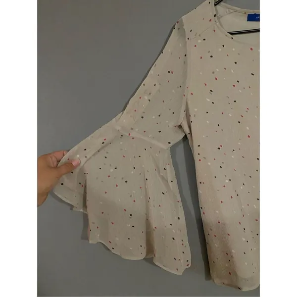 Apt 9 3/4th Bell Sleeve Polka Dot Top Size Small - Image 3