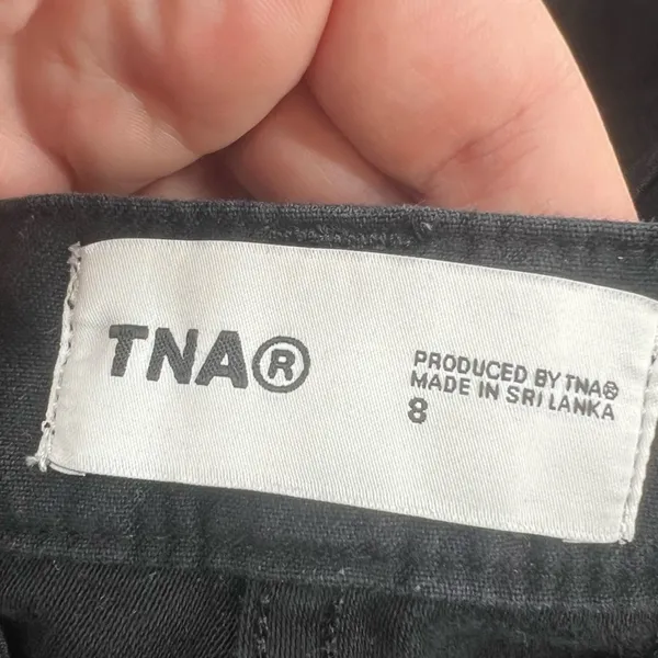 Aritzia TNA Supply Cargo‎ Baggy Pants black sz 8 - Image 8
