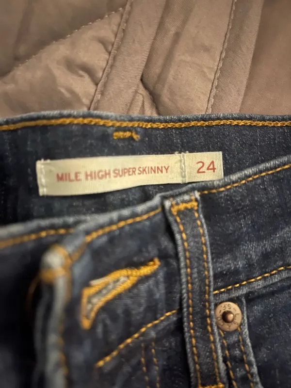 Mile Levi’s High Jeans - Image 2