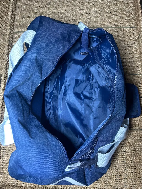 Vineyard Vines Bag Duffle Navy - Image 6