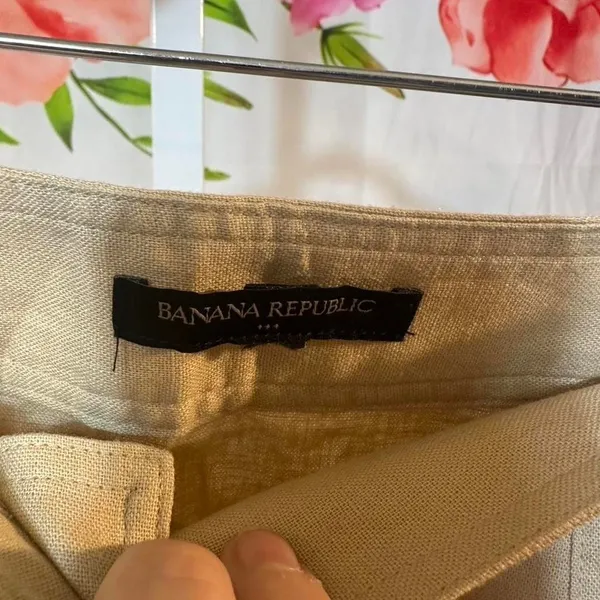X216. Banana Republic cream linen skirt - Image 2