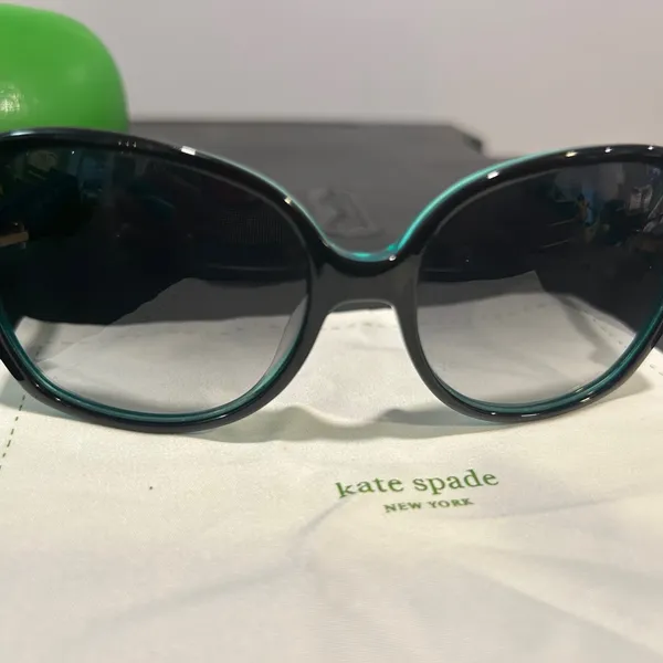 Kate Spade Green Wraparound Sunglasses with Matte Finish - Image 9