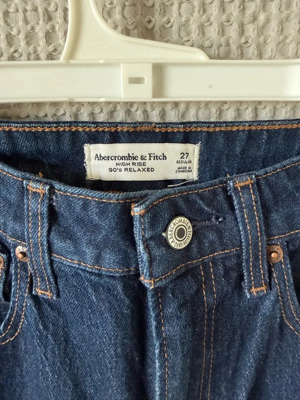 Abercrombie High-Rise 90s Relaxed Jeans - Image 3