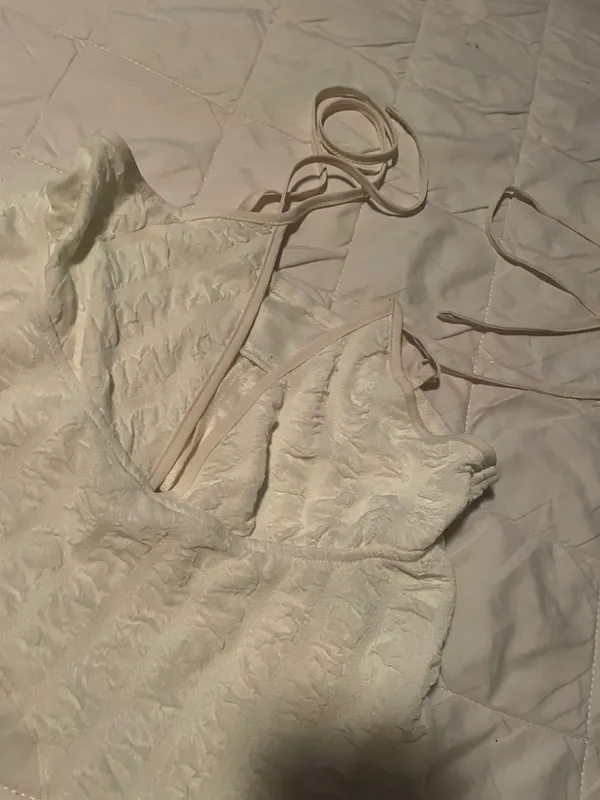 Size Small Top White - Image 2
