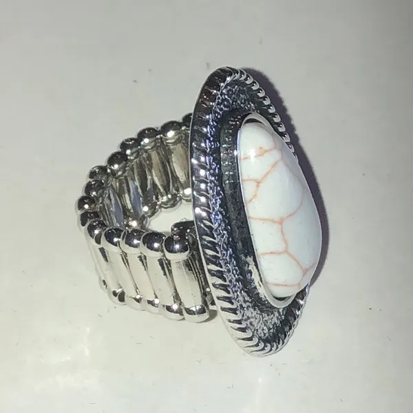 White Faux Howlite Teardrop Statement Ring - Image 5