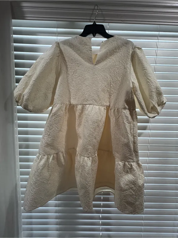 THML Cream Textured Tiered Puff-Sleeve Dress - Image 4