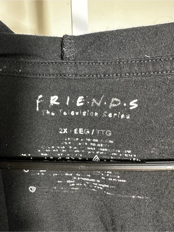 P385. “FRIENDS" Logo Long Sleeve T-Shirt Hoodie 2XL - Image 2