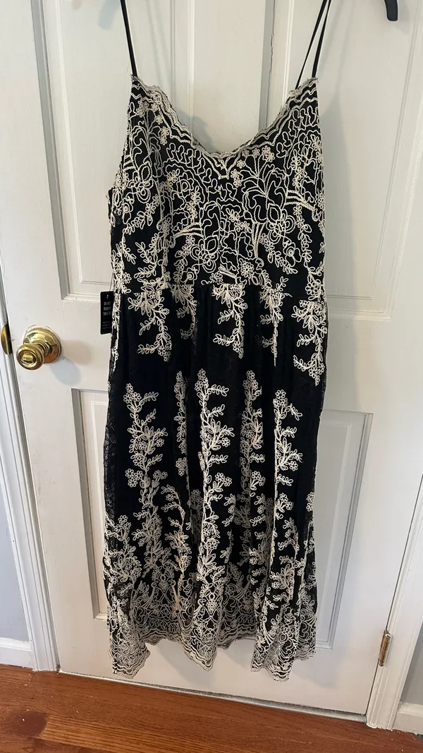 Express Black/Beige Maxi Dress - Image 2