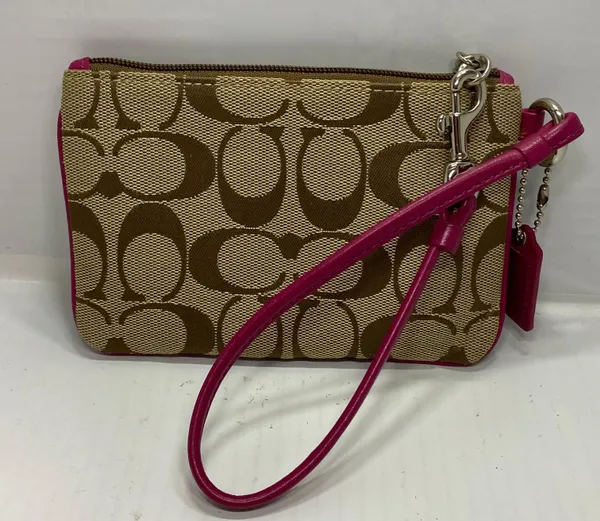 Coach Berry Wristlet Wallet Purse Monogram - Image 2