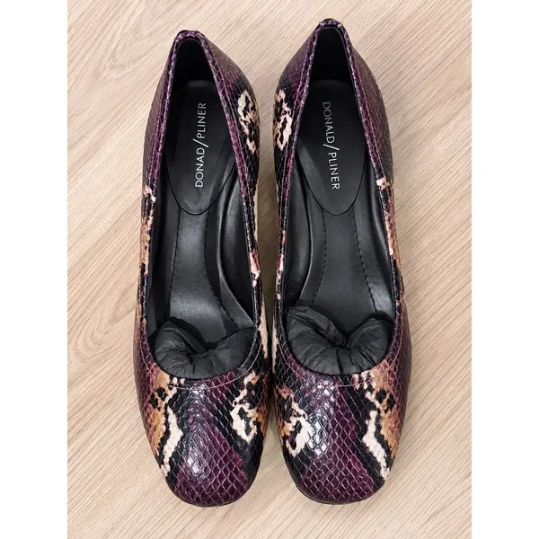 Donald Pliner Snakeskin Pumps Size 5.5 Burgundy Plum Brown Block Heel new - Image 3