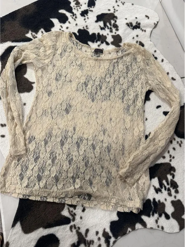 Women's ivory lace blouse, Love by Love brand, size L - Image 3
