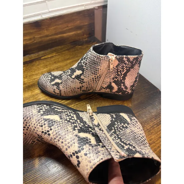 Time And Tru Snakeskin Print Ankle Boots Size 7.5‎ - Image 5