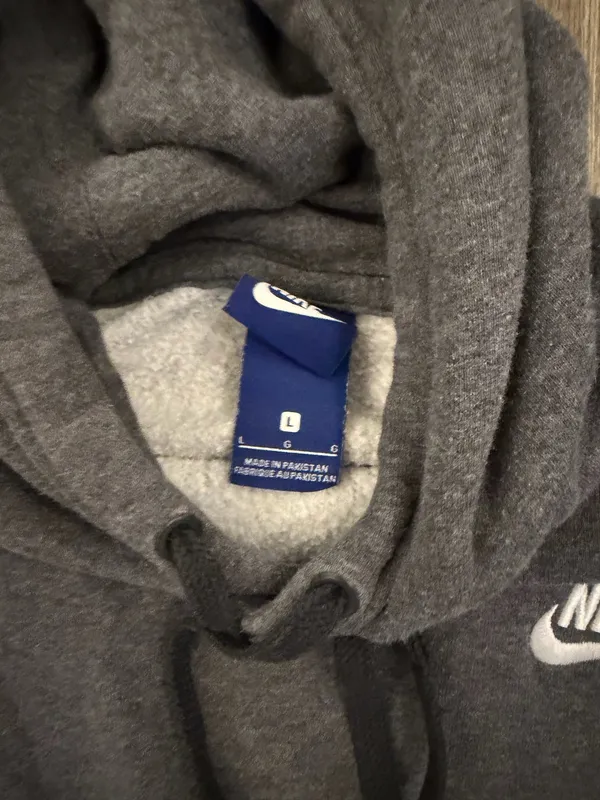 Nike Crewneck Sweatshirt - Image 3