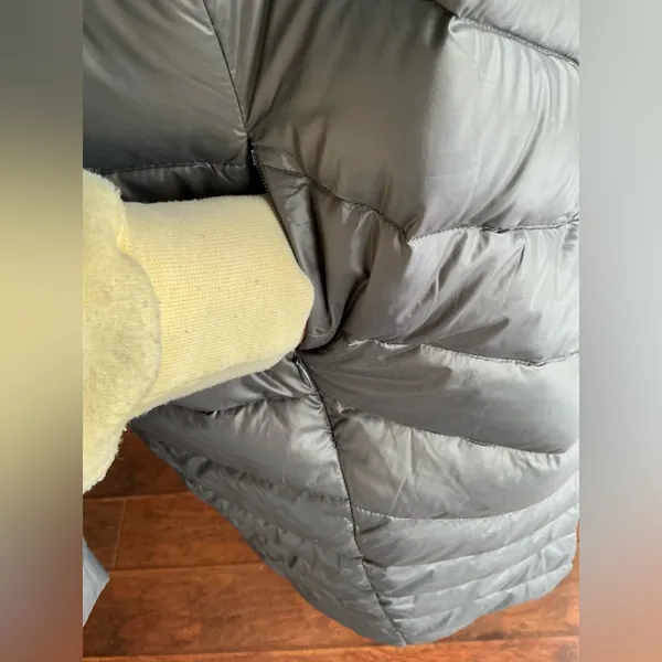 SAKS FIFTH AVE puffer coat 🔥🔥 - Image 4