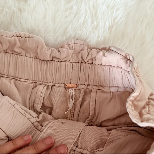 Free People Women’s Pinkish Tan Pants - Size Medium - Image 3