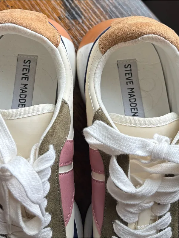 Steve Madden White, Navy, Pink & Olive Retro Runner Sneakers - Image 2