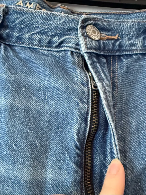 American Eagle Outfitters Medium Wash Distressed High Rise Mom Jeans Size 14 - Image 8