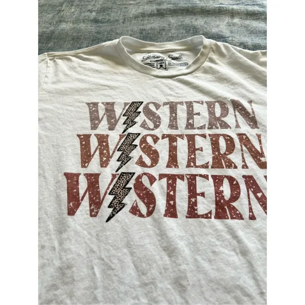 Glittering South White Tan Leopard Print Lightning Bolt Western Tee Large - Image 4