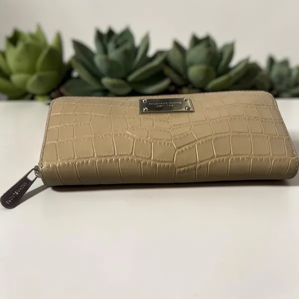 Michael Kors Wallet Womens OS Tan Croc Embossed Leather Zip Around Jet‎ Set - Image 2