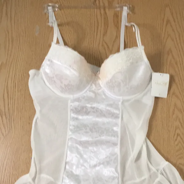 New Women’s Rene Rofe Underwired Lingerie Chemise Gown Slip Ivory Size Medium - Image 3