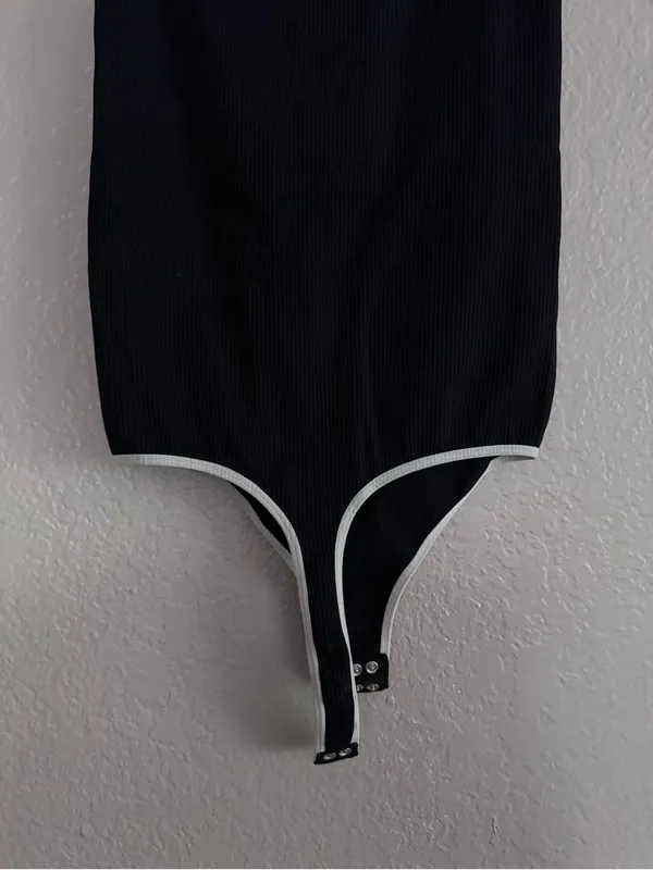 Guess • Bodysuit • Medium • Black White • Sleeveless - Image 5