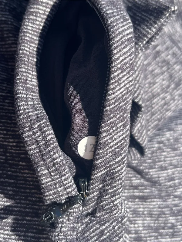 lululemon athletica Women's Long Sleeve Heathered Charcoal Quarter-Zip - Image 4