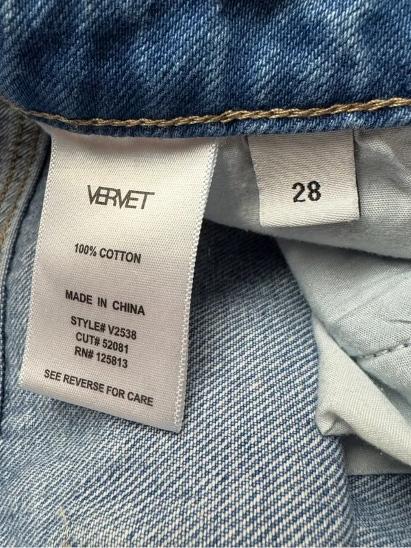 Vervet Distressed Split Hem Straight Jeans Women’s 28 - Image 4