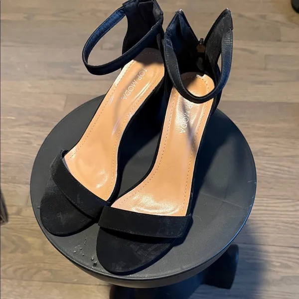NWOT TOP Moda Black Hannah Sandals, size 8.5 - Image 3