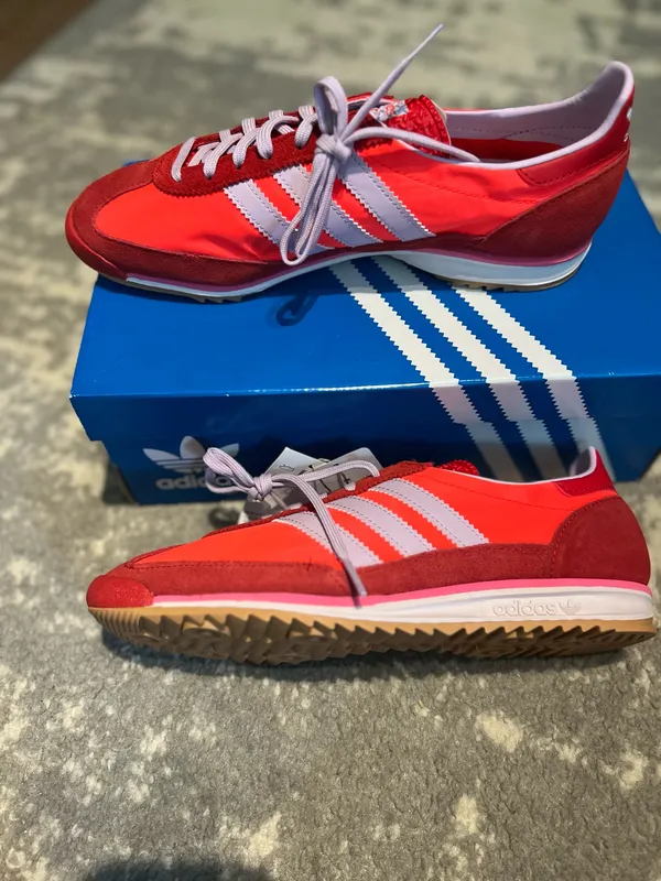 Adidas sneakers bright red and lilac size 9 1/2 - Image 3