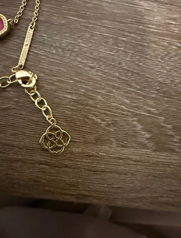 Kendra Scott Necklace Gold - Image 3