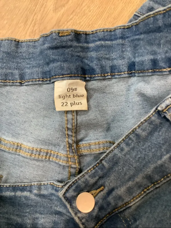 Women’s Light Blue Size 22 Plus Jeans, New Without Tags - Image 4