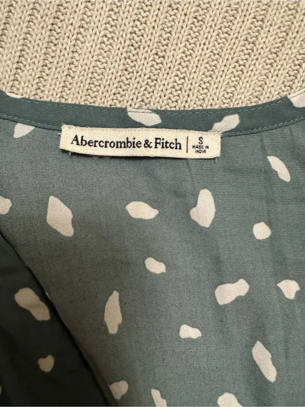 Abercrombie & Fitch Puff-Sleeve Blouse - Image 3