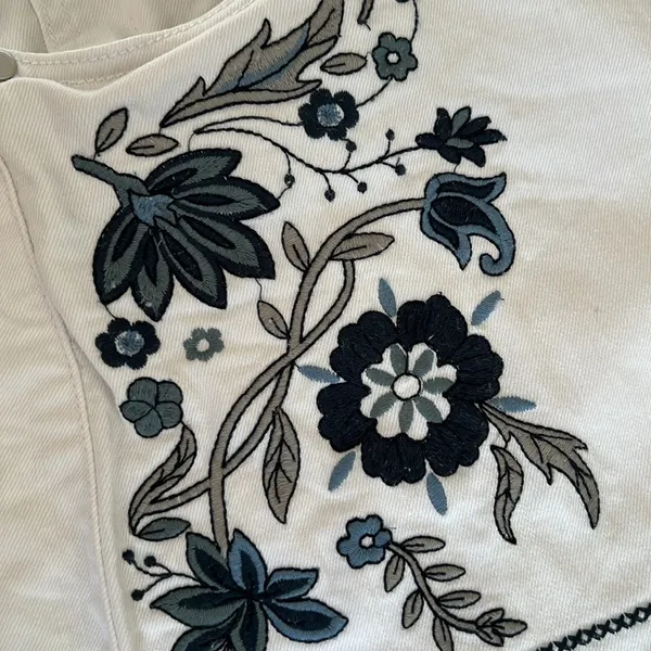 Altard State White Denim Blue Flower Embroidered Mini Skirt - Image 4