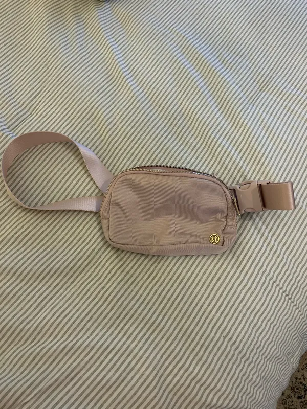 Lululemon Belt Bag - Image 4