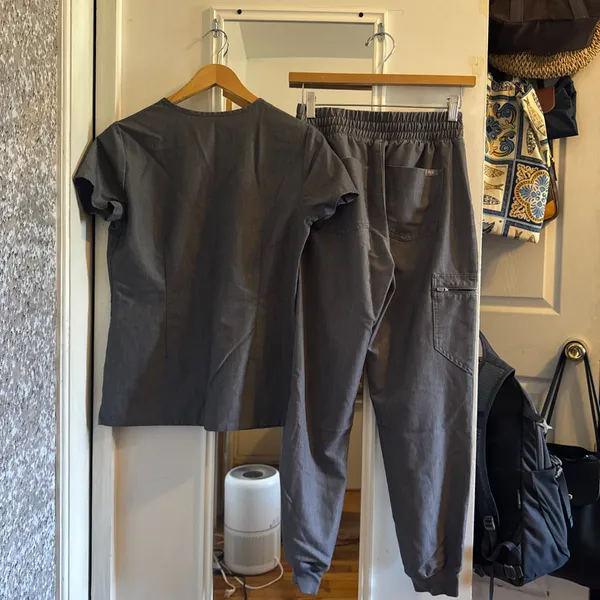  Figs Heathered Grey Women’s Top & Joggers Set  - Image 4