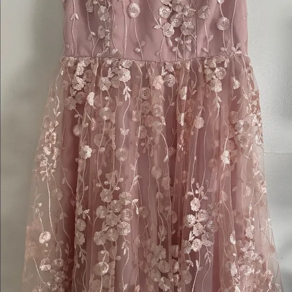 SHEIN Belle Embroidery Mesh Overlay Cami Flowy Maxi Dress" EUC - Image 3