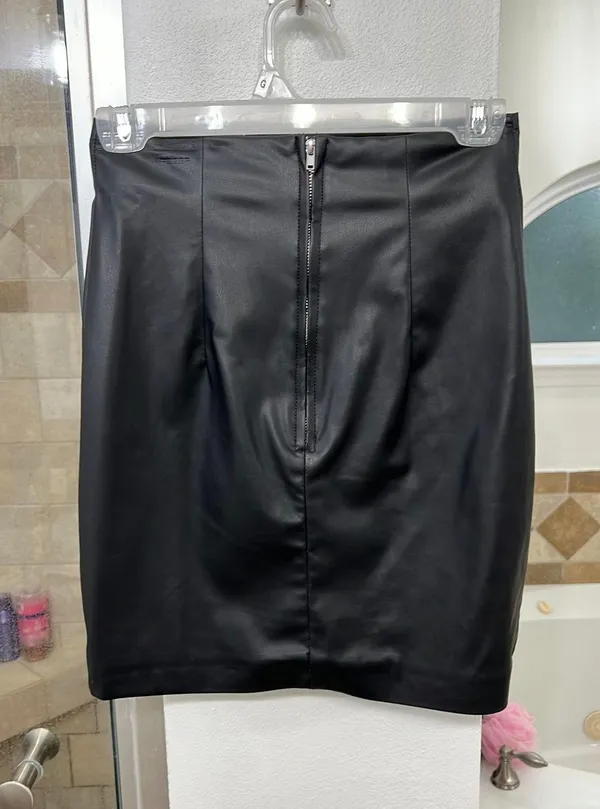 H&M Black Faux Leather Skirt - Image 2