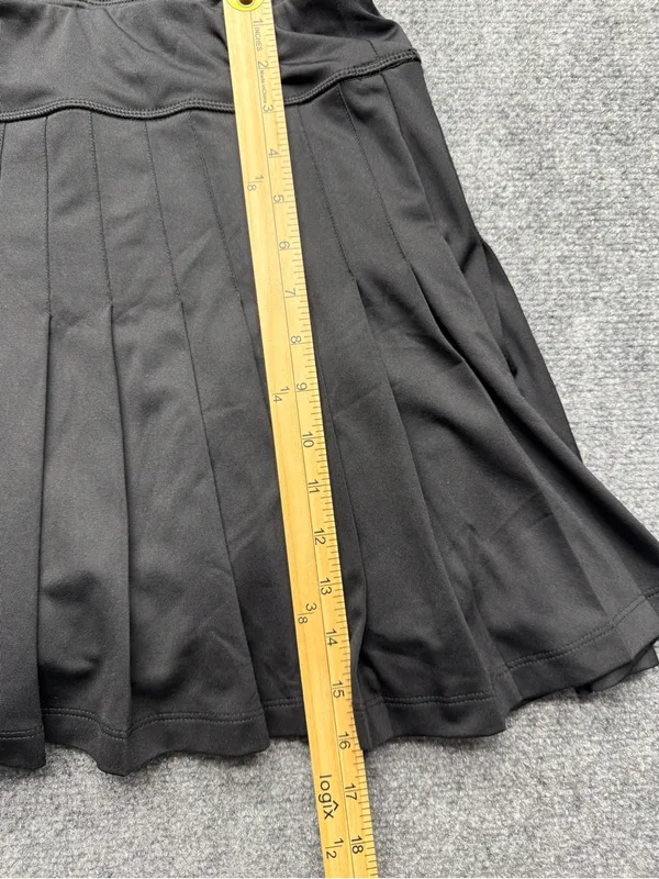 Tuckernuck Women’s Large Black Pleated Tennis athletic Skort - Image 4