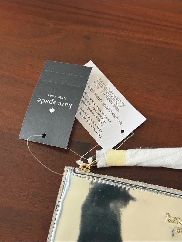 kate spade New York Lucy Metallic Silver L Zip-Around Wristlet new - Image 4