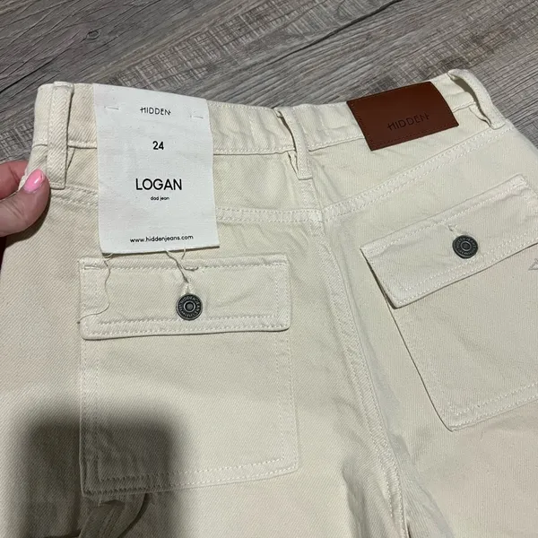 Hidden Jeans NWT Logan Dad Cargo Jeans - Size 24 - Cream - Image 4