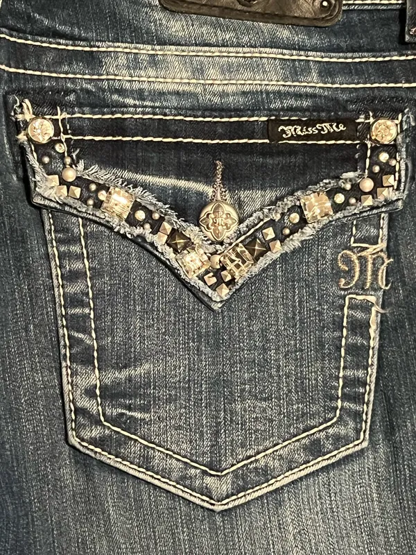 Womens 31x34 Miss Me Distressed JP5755B Embellished Boot Cut Jeans - Image 7