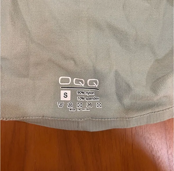 Green athletic Shirt with Rouched Sides - Image 5