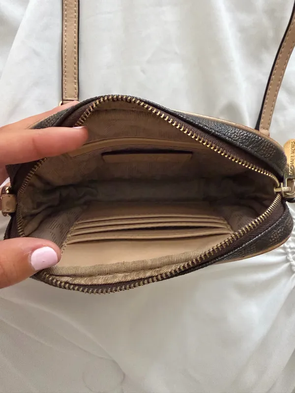 Michael Kors Crossbody - Image 3