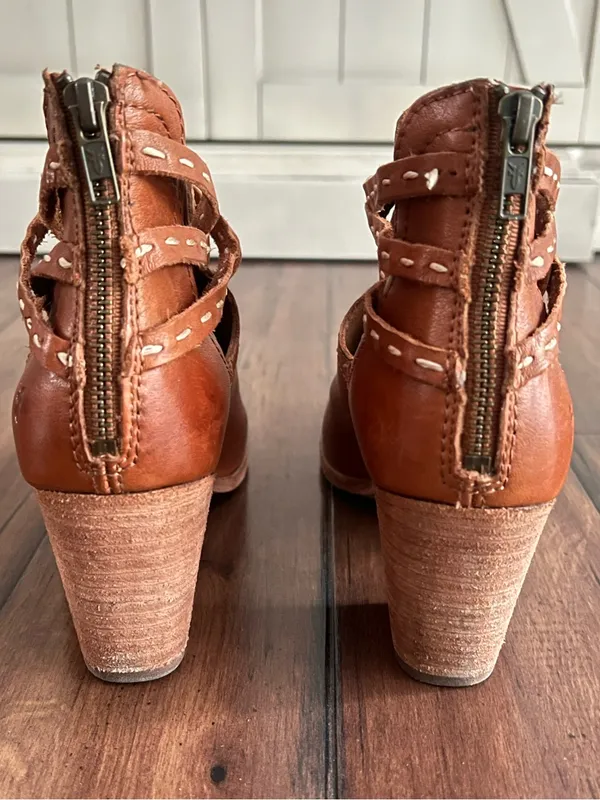Frye Naomi Pickstitch Leather Ankle Booties - Size 9.5 - Image 8