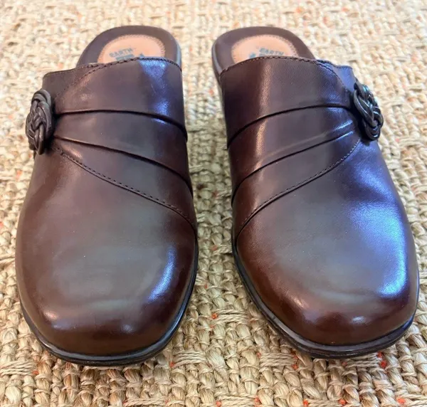 Earth Origins Brown Leather Slip-On Mules 8 - Image 6