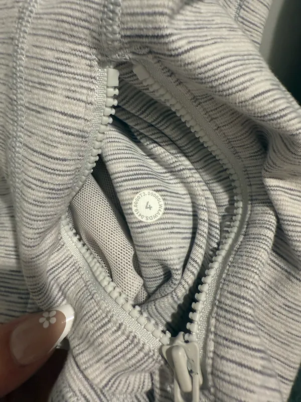 Grey Lululemon Jacket - Image 4