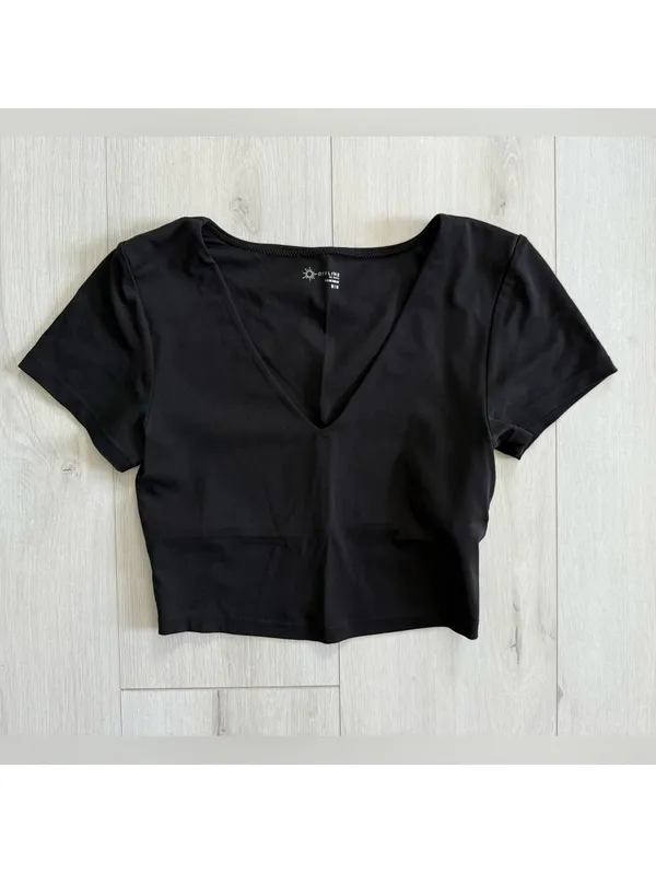 Aerie Ofline Real Me Grunge Clean Girl Black v-neck Cropped Fitted Tee- medium - Image 3