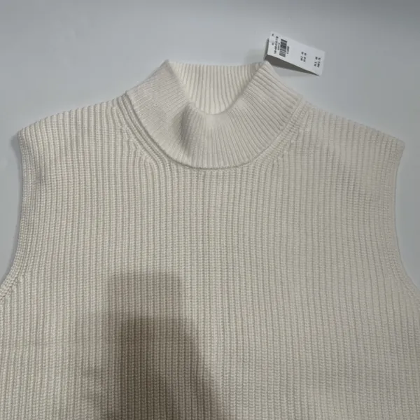 NWT Abercrombie & Fitch XL Off White Sweater Vest - Image 2